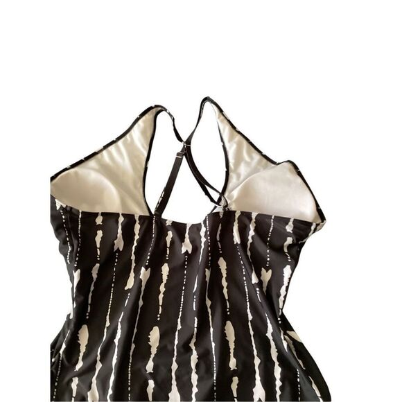 Swimsuit  - Picture 3 of 8